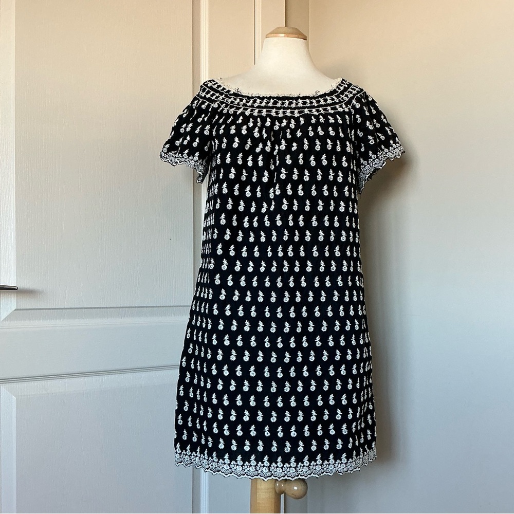 MAX EDITION - Embroidered Eyelet Dress